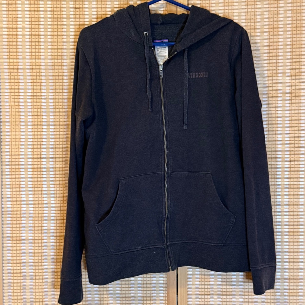 Patagonia Womens XL Full Zip Hoodie Charcoal Grey Fitz Roy Mountain Graphic